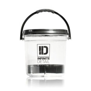 Clear bucket with grit guard and lid